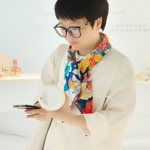 原创真丝方巾礼物动漫风女四季