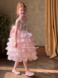 天空之城女童连衣裙2026春夏儿童女孩生日礼服渐变珠片蛋糕公主裙