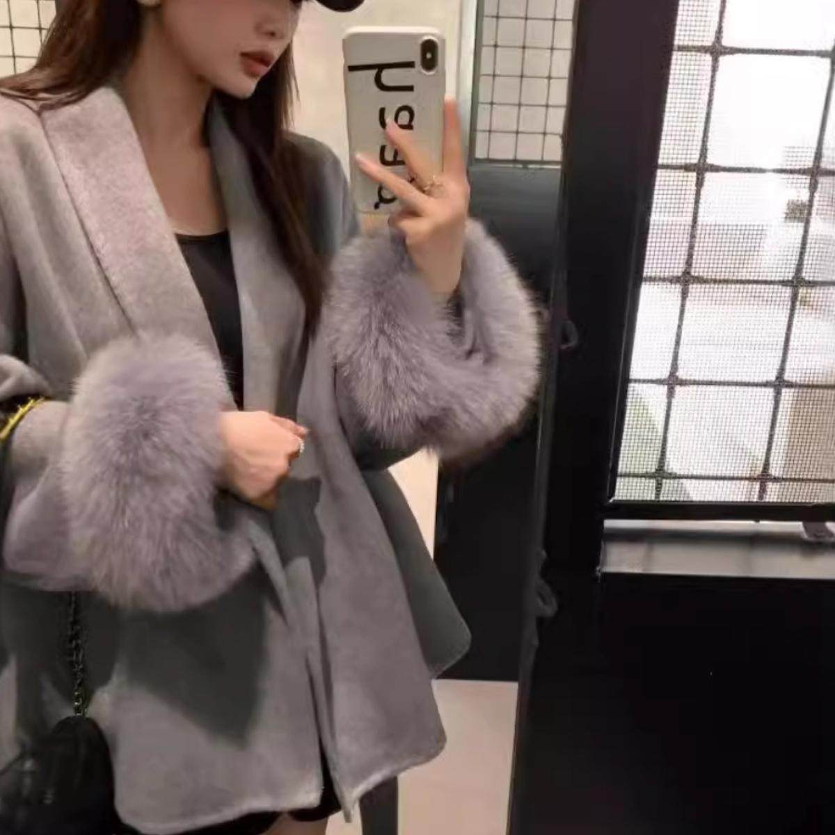 灰色小香风斗篷狐狸毛小个子羊绒大衣女秋冬短款双面羊毛毛呢外套