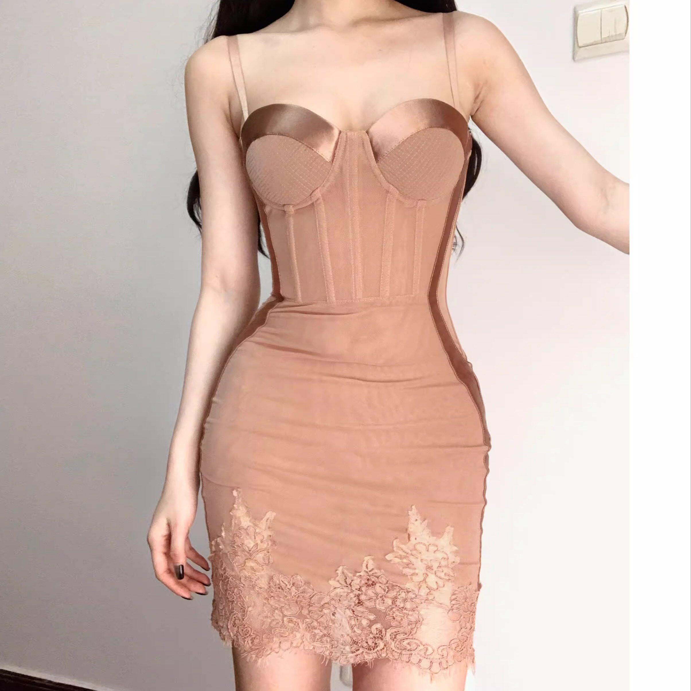 泰国小众性感鱼骨包臀连衣裙高腰吊带一字领长裙通勤约会礼服