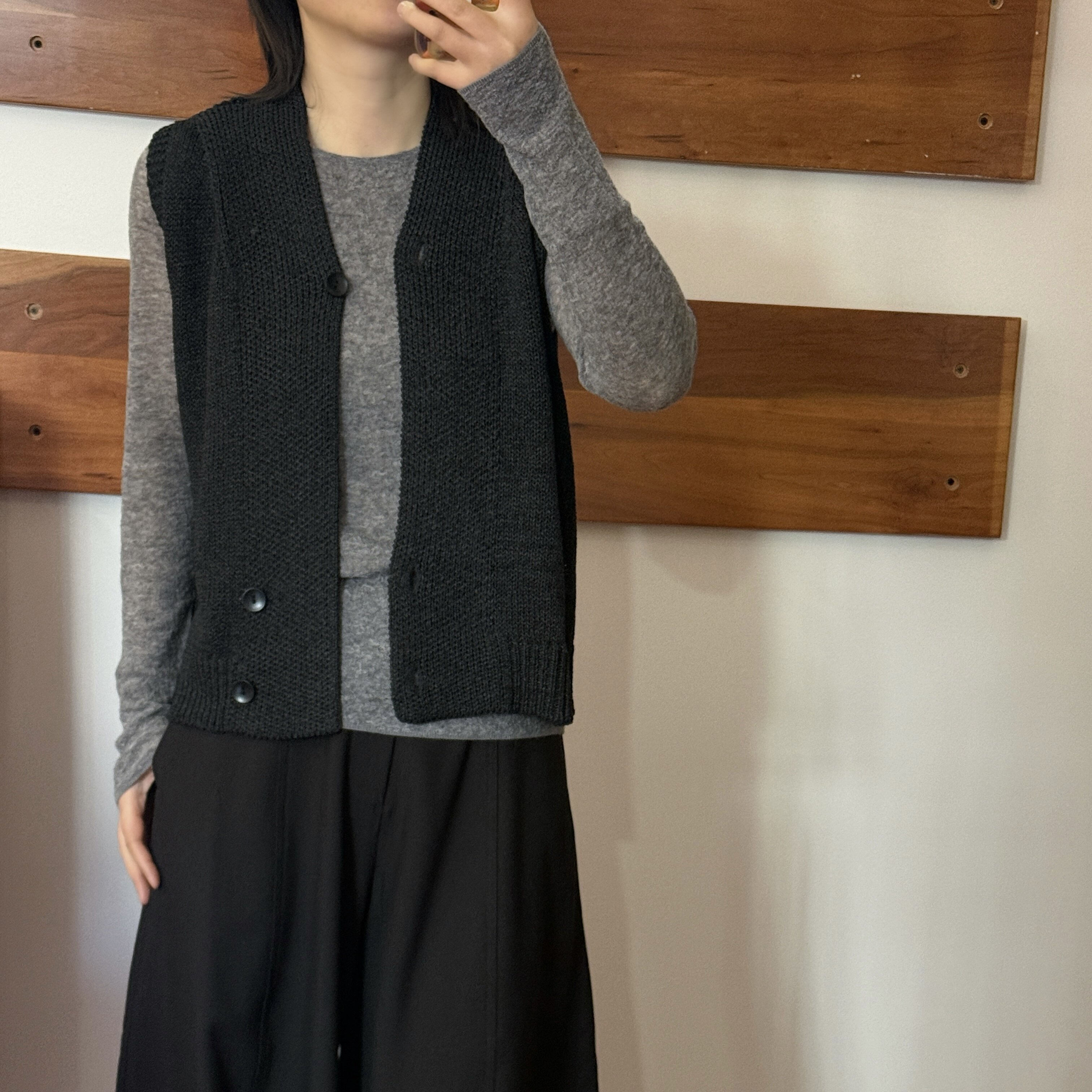 2026春新款v领针织马甲背心女 和纸纱显瘦百搭无袖坎肩上衣极简