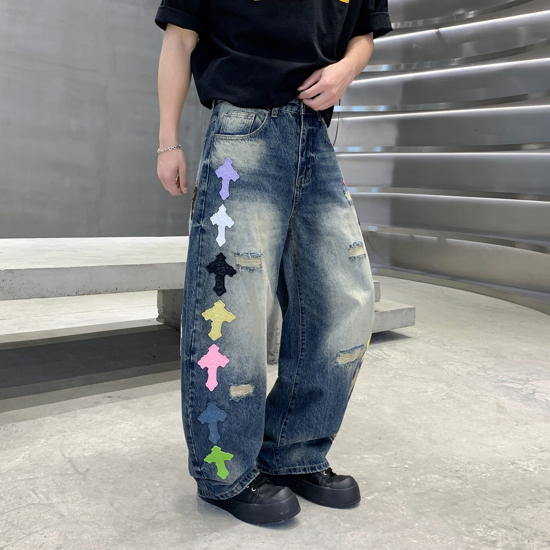 潮牌美式彩色十字架刺绣贴花牛仔裤男女款痞帅街头宽松阔腿弯刀裤