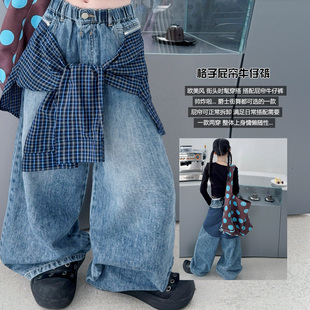 女童裤子2026新款今年流行爆款格子屁帘工装裤儿童春款牛仔裤