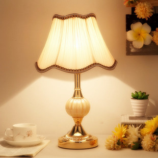 2026年新款卧室床头台灯轻奢高级感欧式台灯女孩卧室插电式床头灯