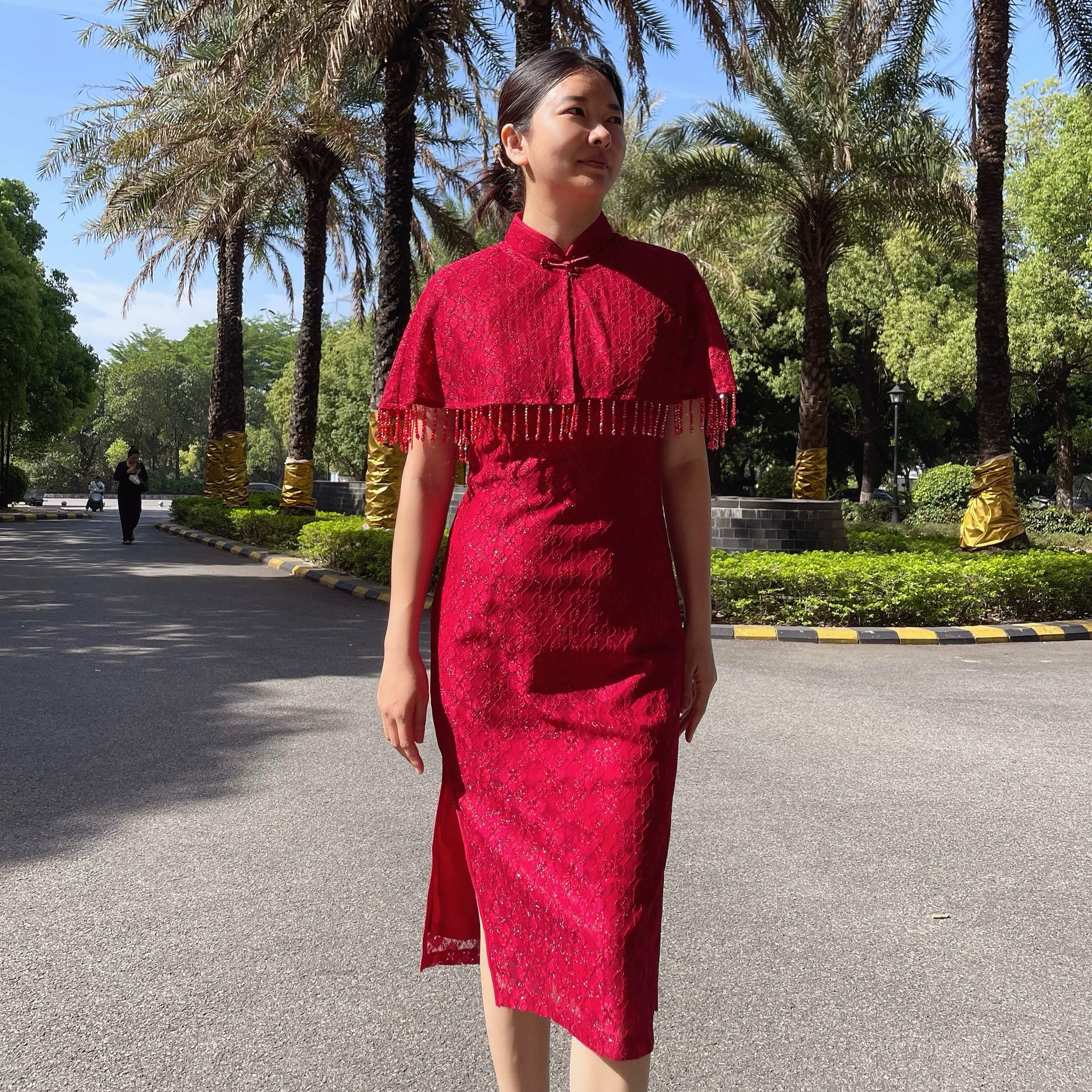 秀丽华服 酒红色披肩旗袍裙 新娘敬酒礼服