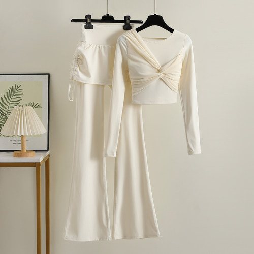 瑜伽服套装女秋季2025新款气质长袖运动健身微喇叭长裤跑步两件套