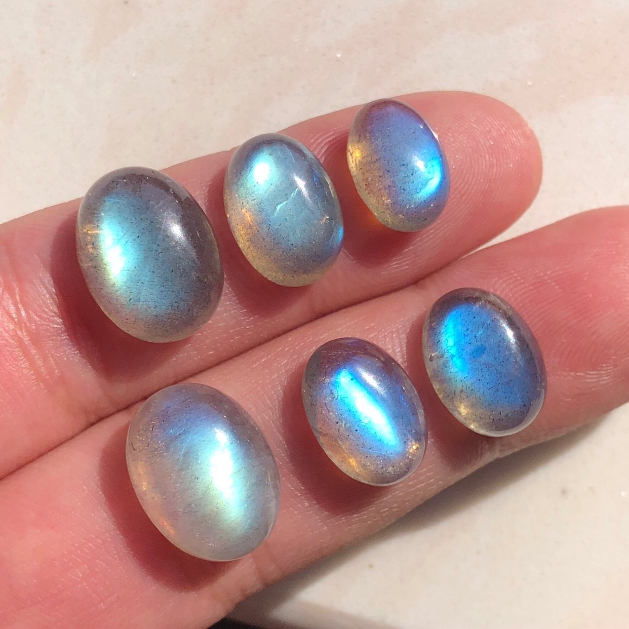 天然灰月光裸石椭圆戒面DIY手工绕线镶嵌戒指手链吊坠耳钉拉长石