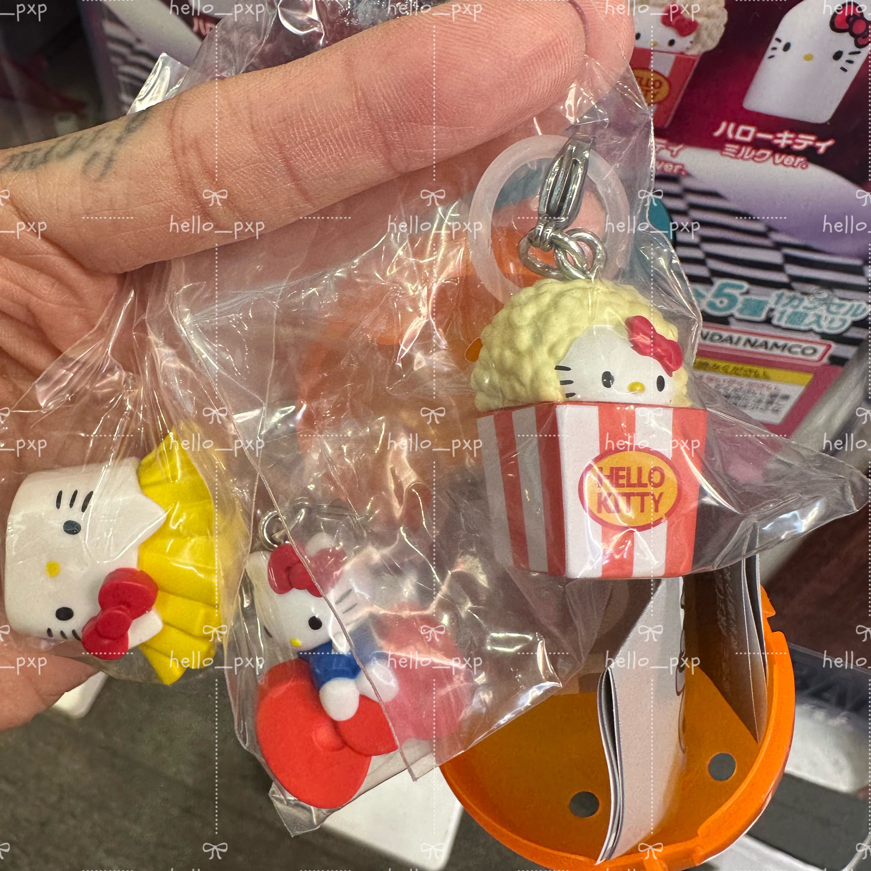 现货日本正品三丽鸥hellokitty薯条爆米花美食吊饰扭蛋挂件拉链扣