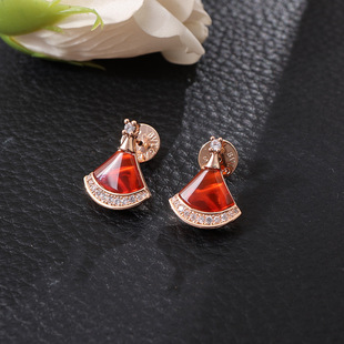 V金精工版扇形裙子耳环天然白贝母孔雀绿手镶钻轻奢高级耳钉耳饰