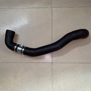 适用上汽大通V80国六中冷器出气管发动机中冷出气管发动机进气管