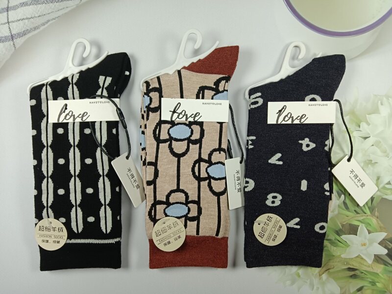 不得不爱have to love超细羊绒女士中筒袜短袜