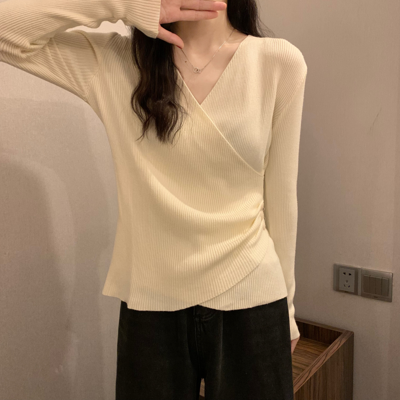 025秋款V领薄不规则针织衫打底衫