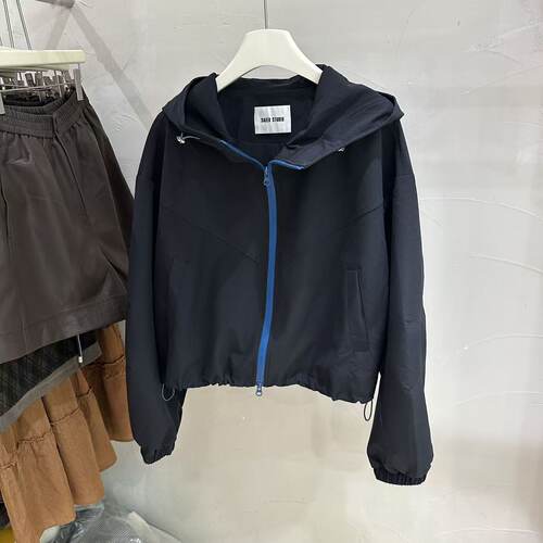 连帽短款宽松冲锋衣女款百搭