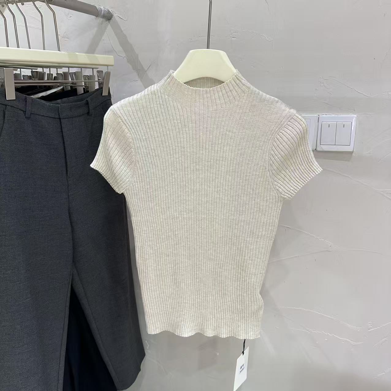 半高领绵羊毛短袖针织衫女显瘦