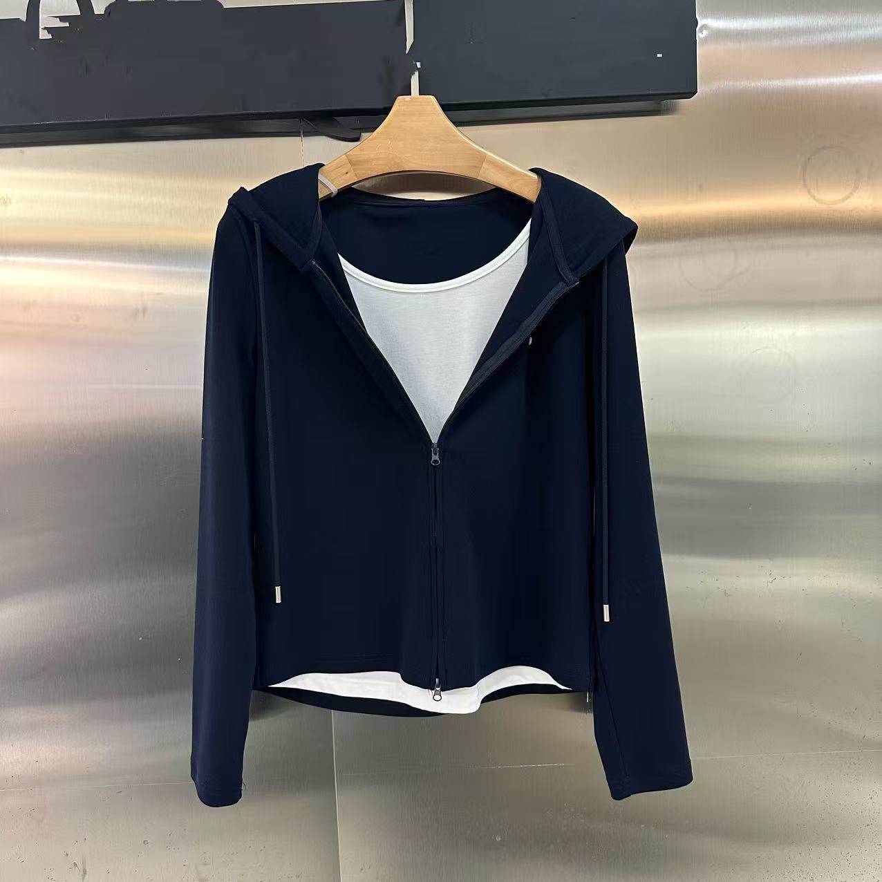 8258纯色假两件上衣女韩版通勤时尚连帽休闲百搭外套开衫2026新款