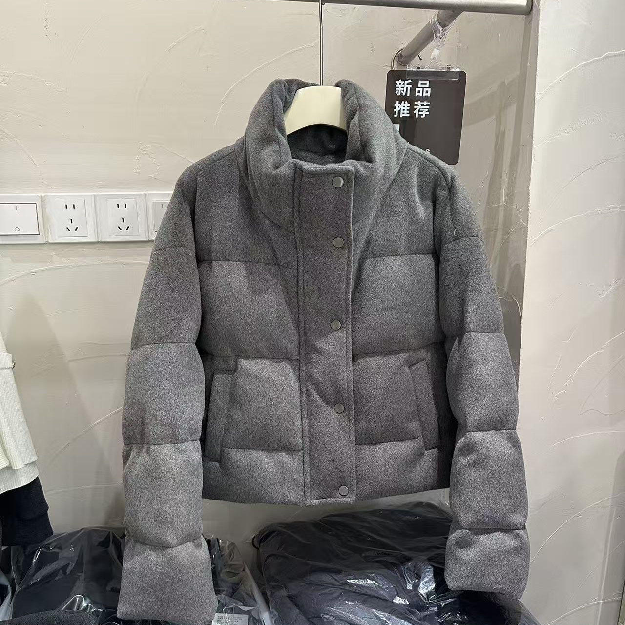 高端欧货山羊绒羊毛呢料羽绒服