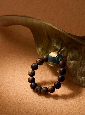 天然4MM海南沉水沉香戒指蓝水翡翠扎基拉姆戒指闺蜜礼物