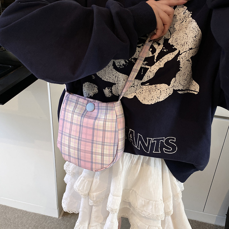 春季新格纹可爱椭圆女手机斜挎包百搭休闲洛丽塔迷你单肩包潮小众