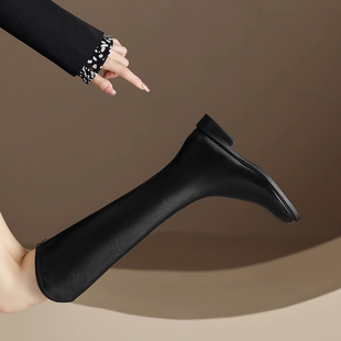 真皮平底v口长筒靴女2025秋冬新款加绒高筒骑士靴显瘦不过膝长靴