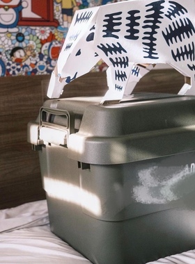 HU太鉴MADE20AW绿色户外旅行爱心logo多功能带盖车载衣服收纳箱潮