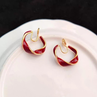 无耳洞「酒红丝带」新年红色扭曲素圈耳针显白麻花圈圈蚊香盘耳夹