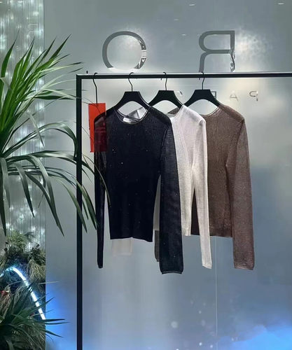 IRO新羊毛黑色细闪薄针织打底衫