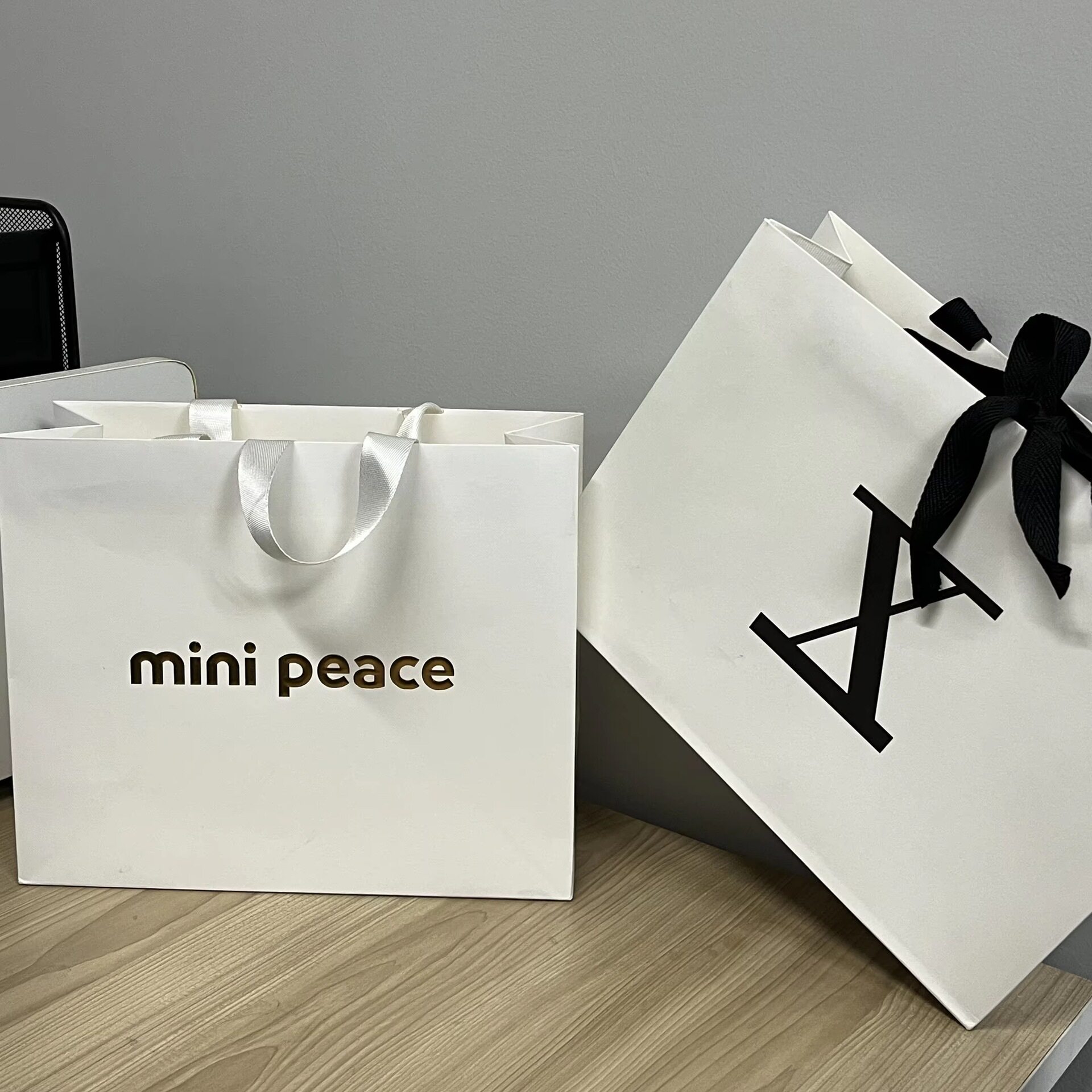 手提袋纸袋定制礼品袋品牌精品店零售购物礼品手提袋黑色纸包装袋