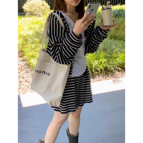 线条玩家 休闲感outfit色织华夫格条纹宽松连帽卫衣外套/短裤套装