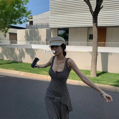 撞色条纹吊带连衣裙女夏季带胸垫修身收腰裙子设计感辣妹包臀