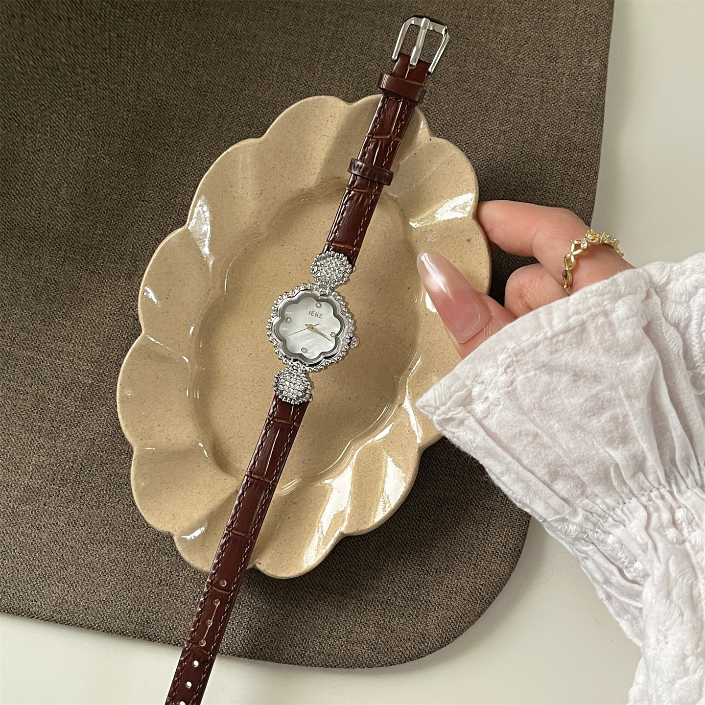 IEKE山茶花皮带手表女高颜值时髦