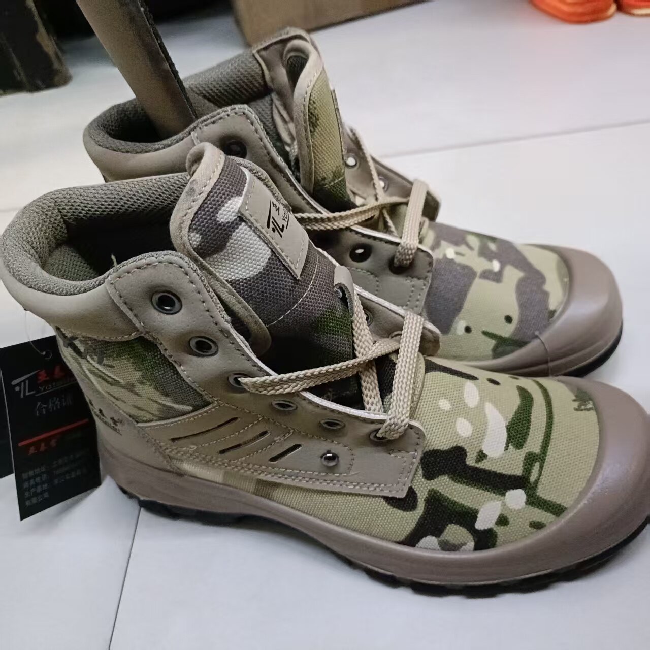 聚氨酯超轻防滑透气耐磨穿着特别舒服三防面料帆布登山户外工作鞋