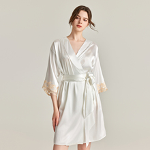 2025春夏缎面刺绣花边短款长袖真丝睡衣女收腰新娘晨袍外穿家居服