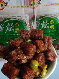 钟阿龙鱼香脆骨包邮90后怀旧麻辣味小面筋 内含青豆休闲食品辣条