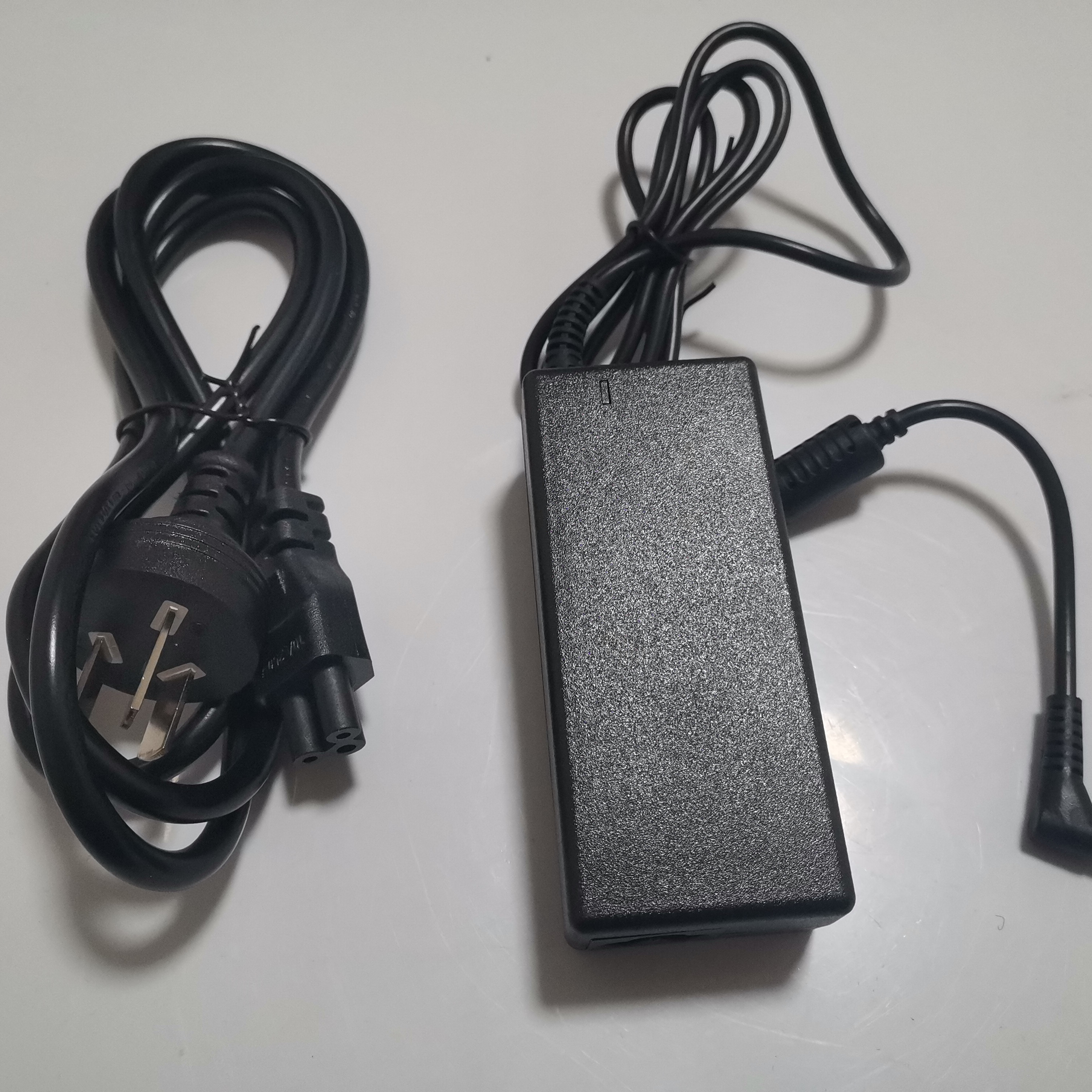 三星NP900X3F超薄笔记本电脑电源适配器19V2.1A 40W充电器线