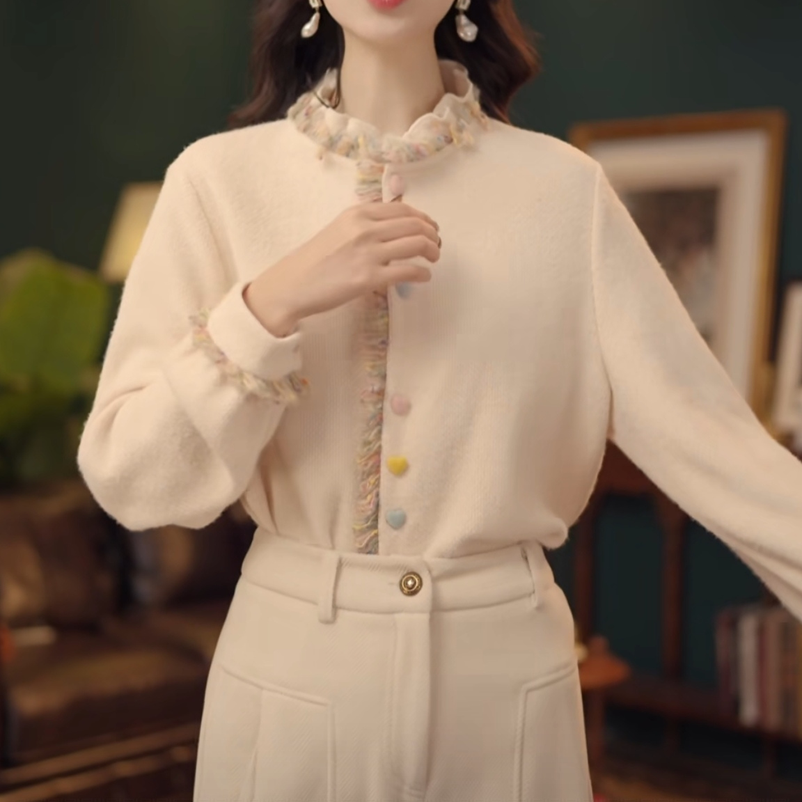 独特漂亮花边领衬衫女冬季设计感小众厚款内搭别致打底上衣潮