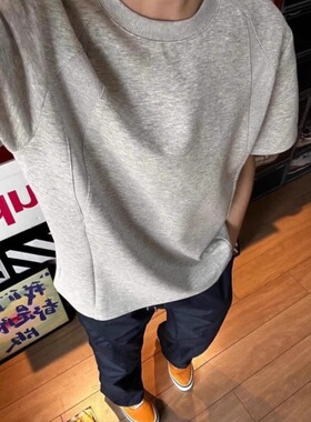 短款boxy正肩T恤男夏季灰色板正修身解构裁剪短袖美式潮牌设计感