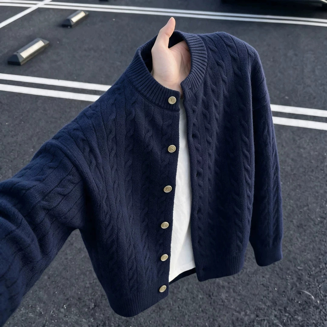 藏青绞花圆领cleanfit开衫毛衣男