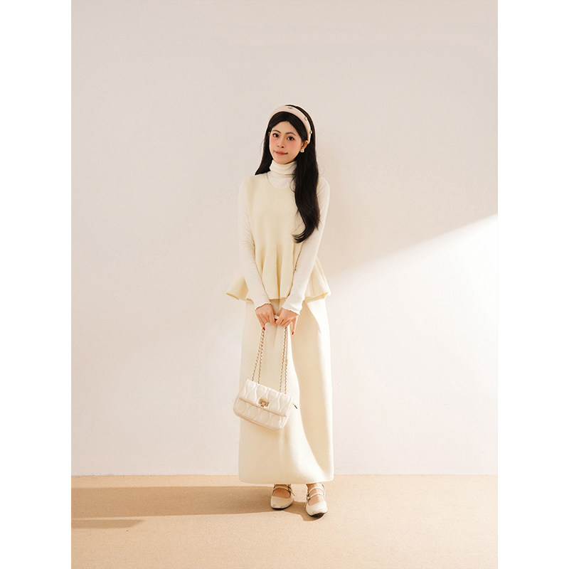 法式气质小香风简约高级感三件套女冬新款长袖+背心+半裙显瘦套装