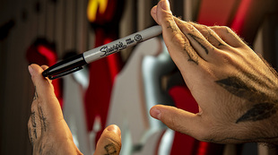 北方魔术道具幽灵移动 马克笔预言Static Marker近景街头神笔