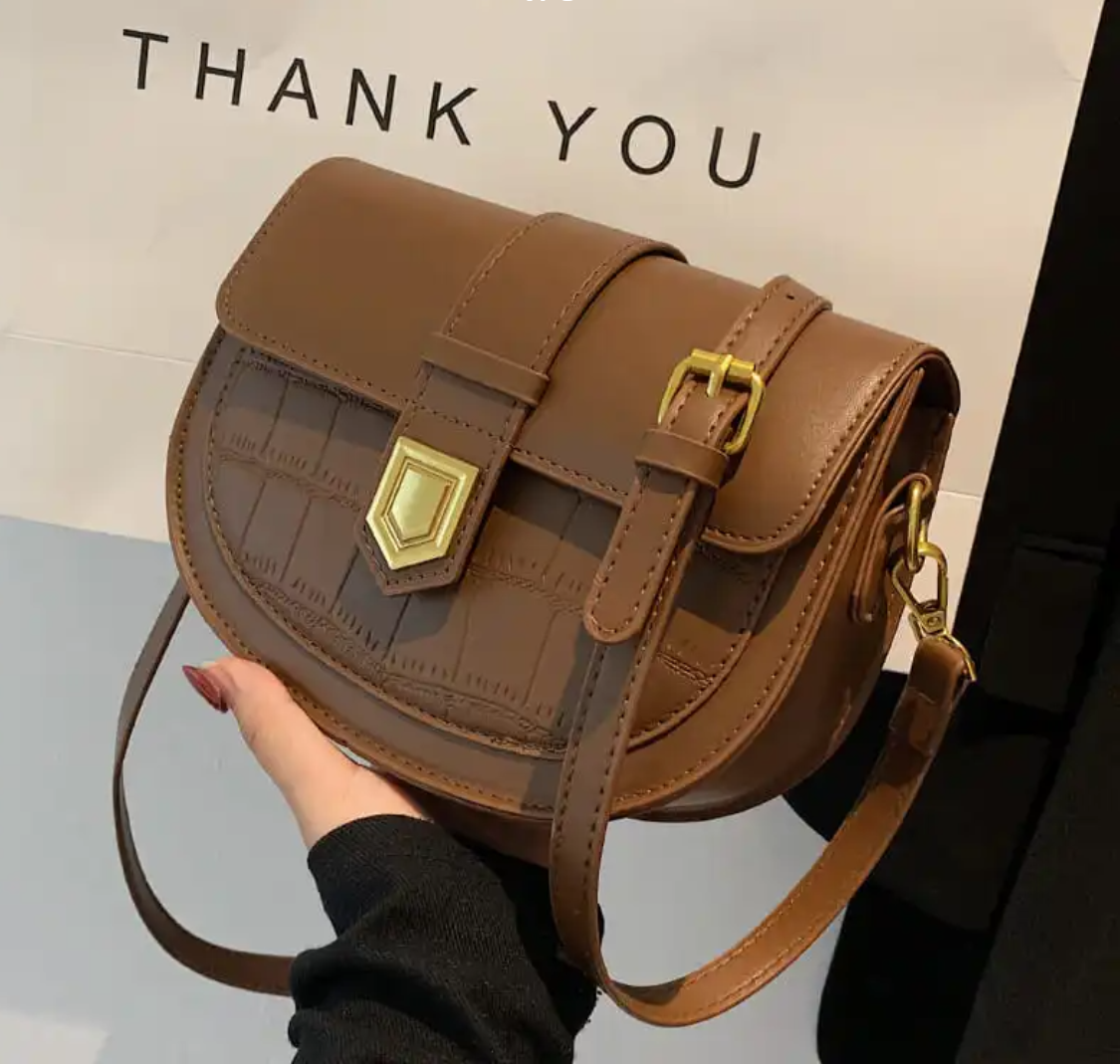 小包包女2022新款今年流行高级质感时尚斜挎包网红爆款复古马鞍包