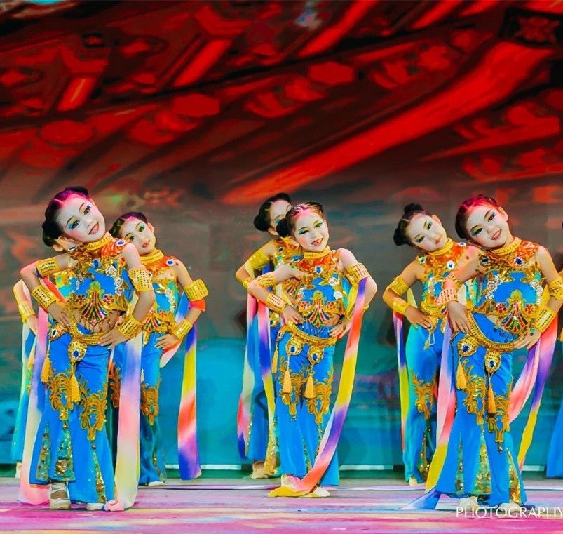 女孩古典舞厂家直销敦煌舞