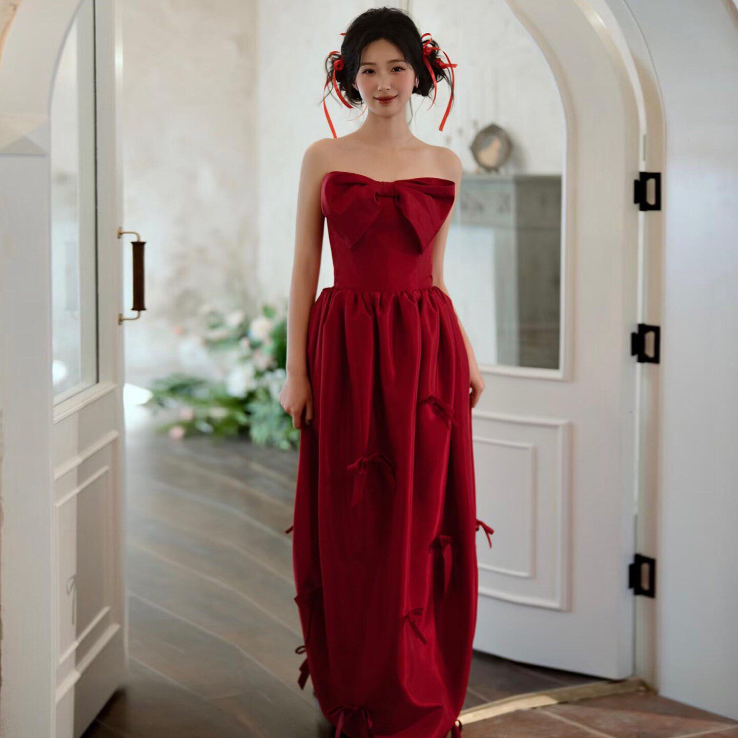 红色新娘敬酒服2026新款小个子缎面轻奢宴会高级感抹胸订婚礼服裙