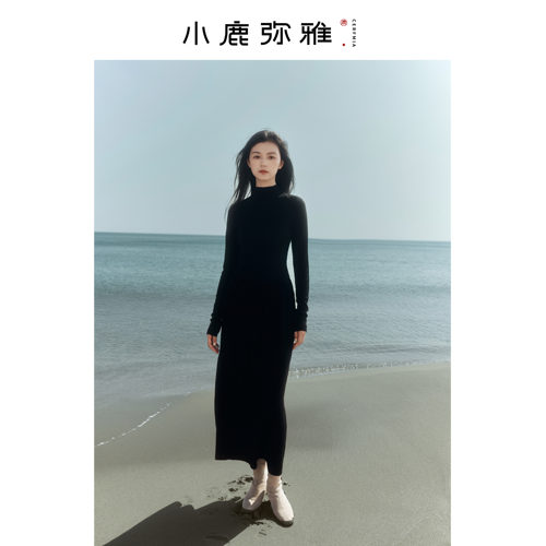 小鹿弥雅《观自在》系列简约百搭半高领长袖羊毛黑色针织连衣裙冬