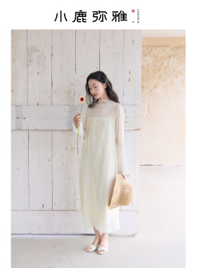 小鹿弥雅《雾春枝》系列优雅褶皱肌理刺绣半高领连衣裙两件套春夏
