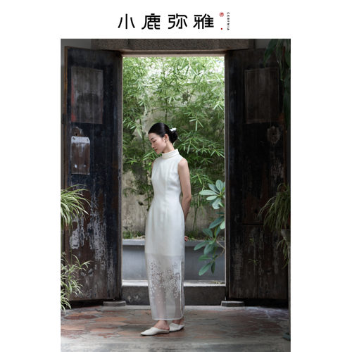 小鹿弥雅《栀夏》原创新中式优雅翻领醋酸烧花工艺无袖旗袍连衣裙
