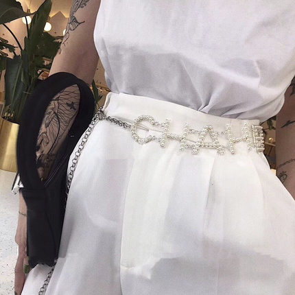 网红同款法式镶嵌珍珠字母女百搭夏季jk制服配饰链条CHA金属腰链