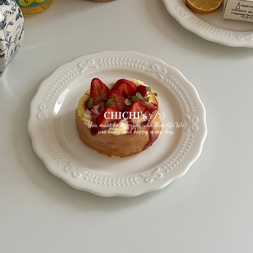 ins风简约白色浮雕花边陶瓷盘
