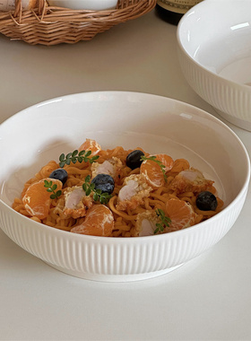 简约耐看又实用！ins纯白色竖纹8英寸大碗厚实家用大容量汤碗面碗