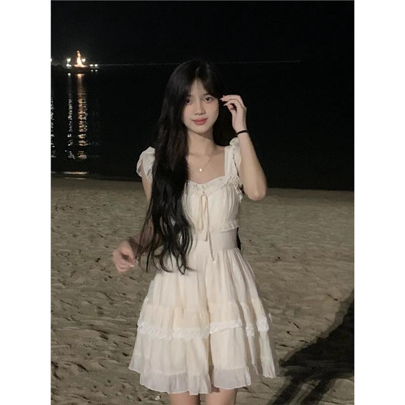 法式甜美方领小飞袖连衣裙子女夏季高级感气质收腰显瘦小个子短裙