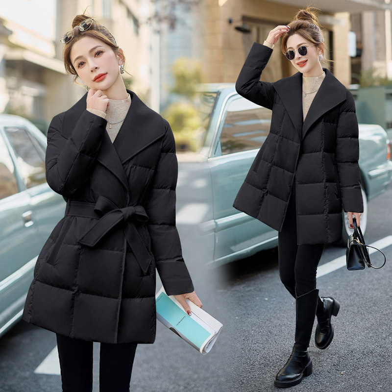 收腰羽绒服女中长款2025冬季新款独特漂亮高端小香风黑色保暖外套